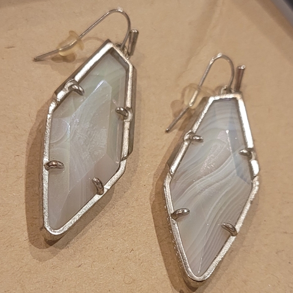 Beautiful Iridescent Kendra Scott Earrings - Picture 10 of 16